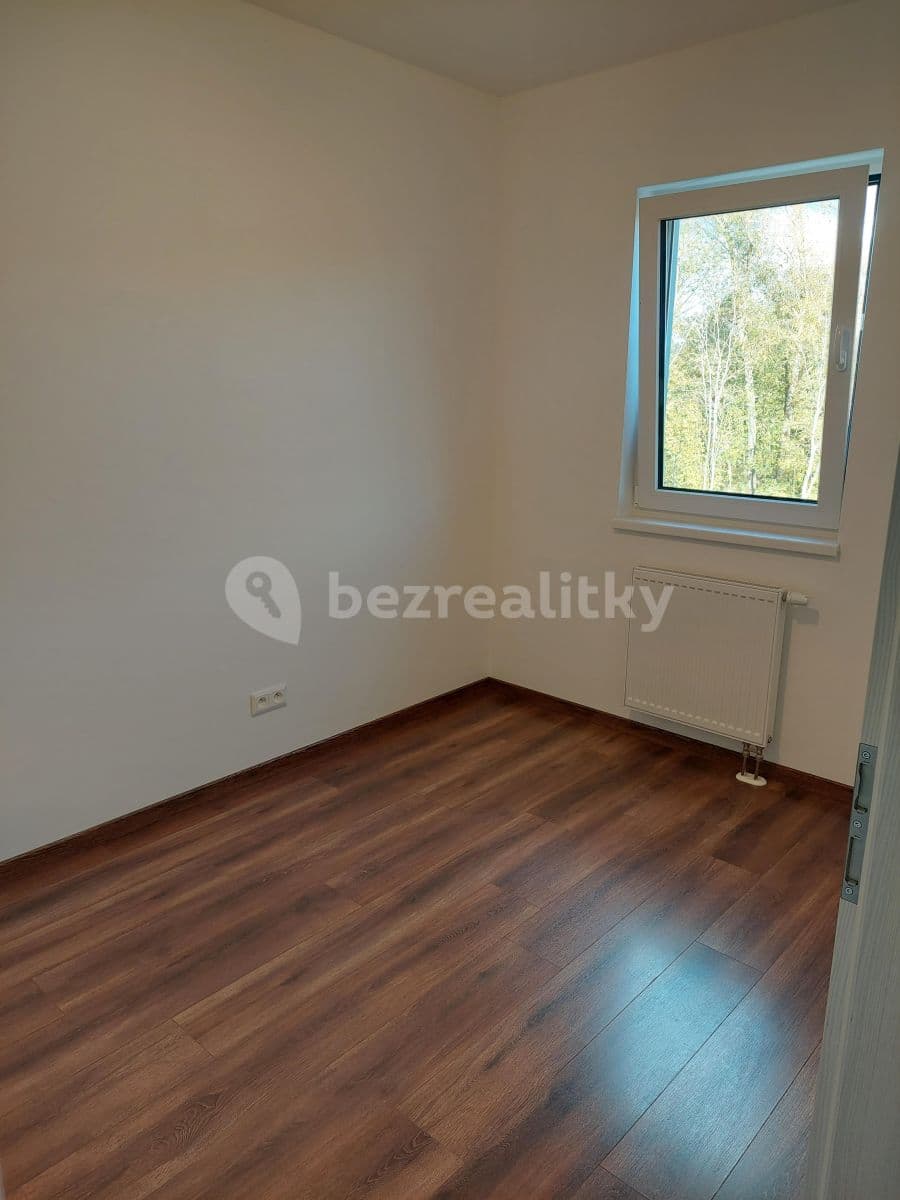1 bedroom with open-plan kitchen flat to rent, 35 m², Nádražní, Hrochův Týnec, Pardubický Region 1 bedroom with open-plan kitchen flat to rent, 35 m², Nádražní, Hrochův Týnec, Pardubický Region