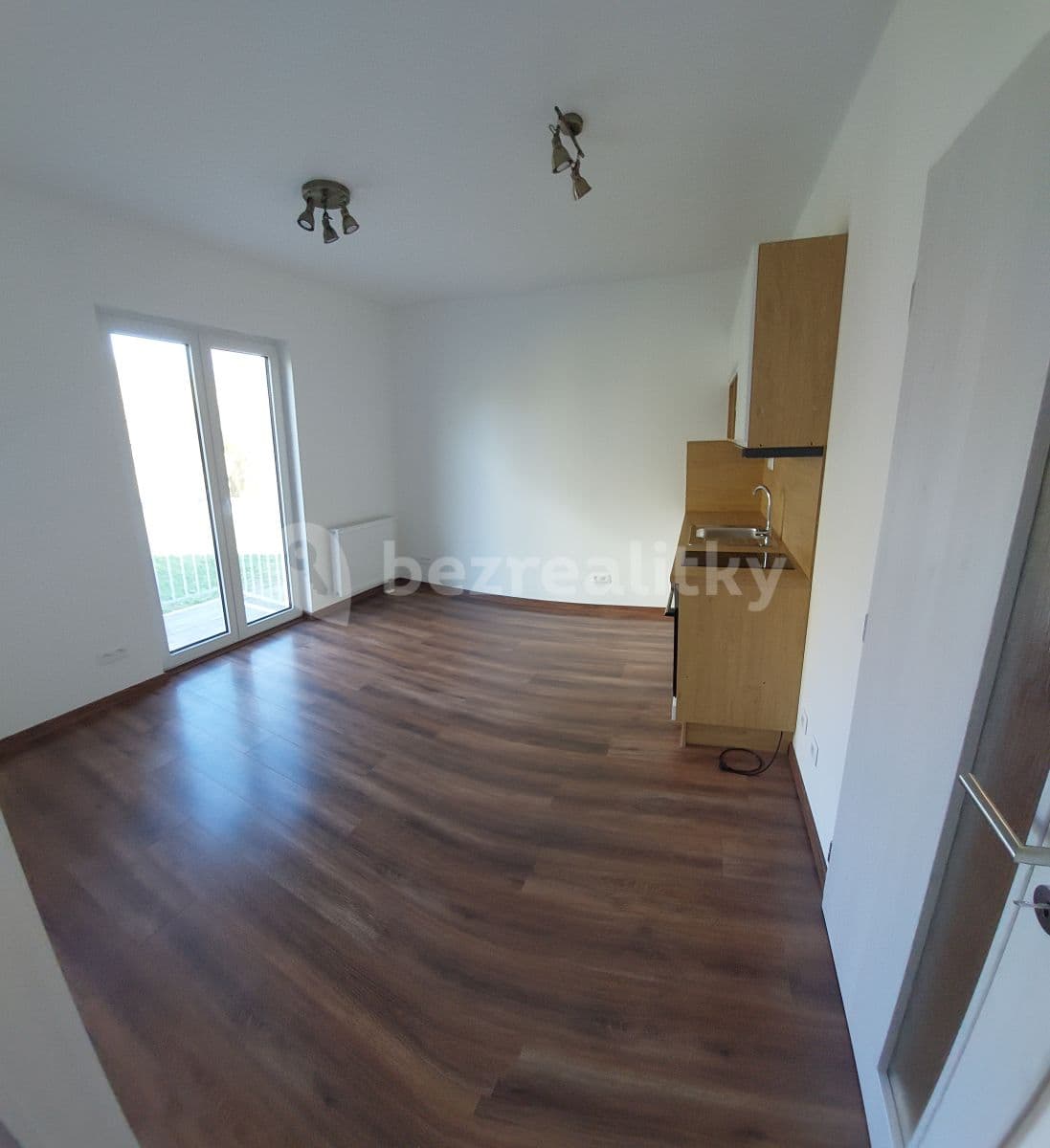 1 bedroom with open-plan kitchen flat to rent, 35 m², Nádražní, Hrochův Týnec, Pardubický Region 1 bedroom with open-plan kitchen flat to rent, 35 m², Nádražní, Hrochův Týnec, Pardubický Region