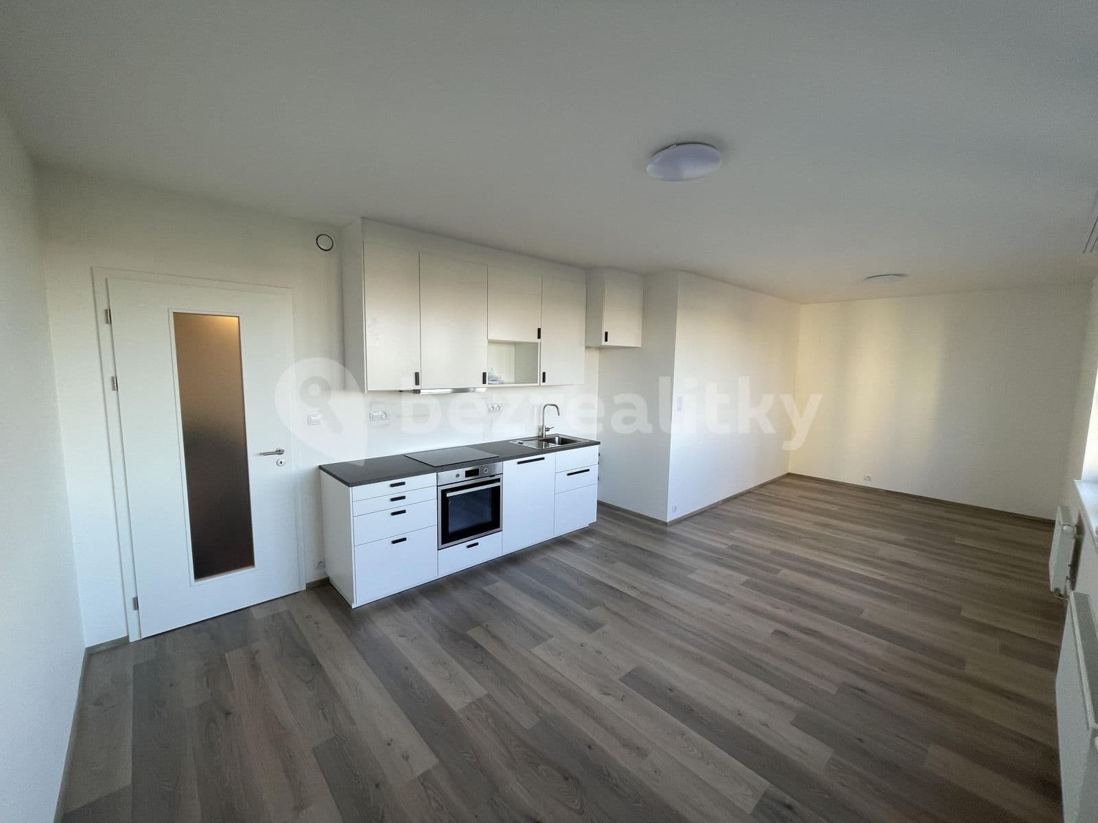 Studio flat to rent, 38 m², Ve Lhotce, Prague, Prague Studio flat to rent, 38 m², Ve Lhotce, Prague, Prague
