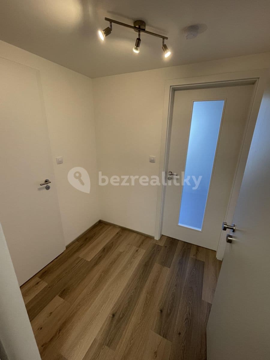 Studio flat to rent, 38 m², Ve Lhotce, Prague, Prague Studio flat to rent, 38 m², Ve Lhotce, Prague, Prague