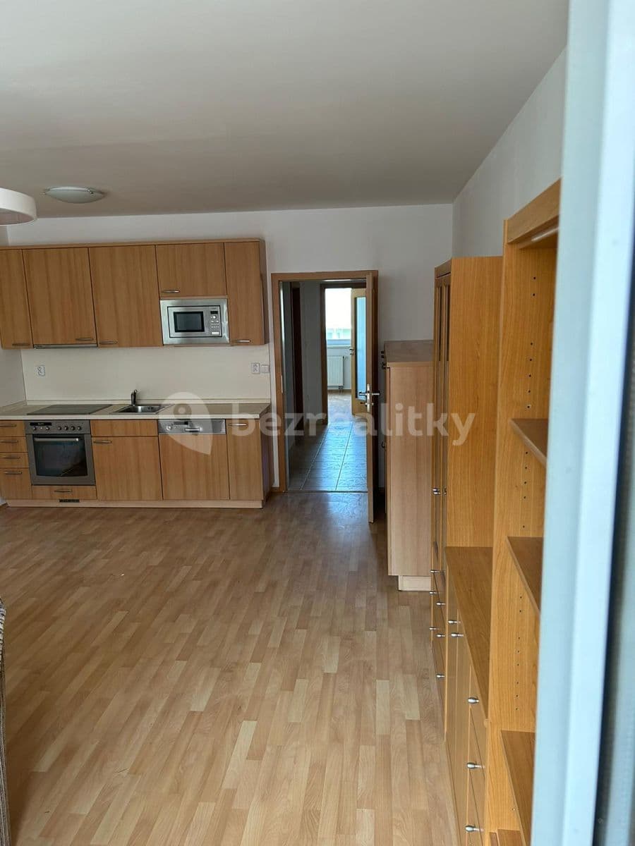 2 bedroom with open-plan kitchen flat to rent, 75 m², Merhoutova, Prague, Prague 2 bedroom with open-plan kitchen flat to rent, 75 m², Merhoutova, Prague, Prague