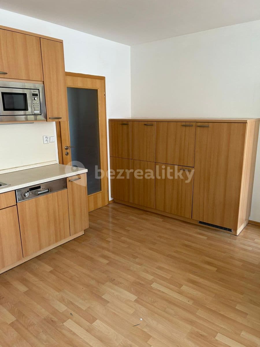 2 bedroom with open-plan kitchen flat to rent, 75 m², Merhoutova, Prague, Prague 2 bedroom with open-plan kitchen flat to rent, 75 m², Merhoutova, Prague, Prague