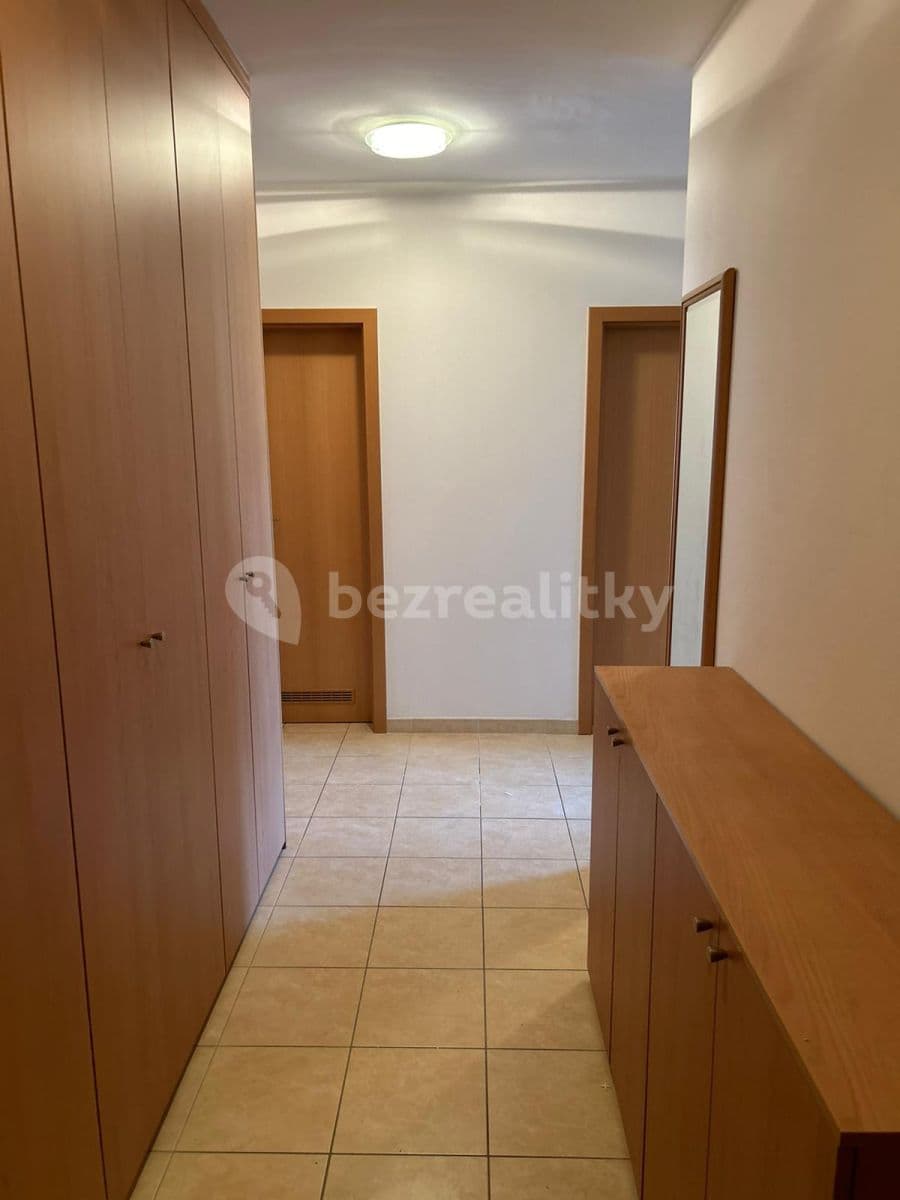 2 bedroom with open-plan kitchen flat to rent, 75 m², Merhoutova, Prague, Prague 2 bedroom with open-plan kitchen flat to rent, 75 m², Merhoutova, Prague, Prague
