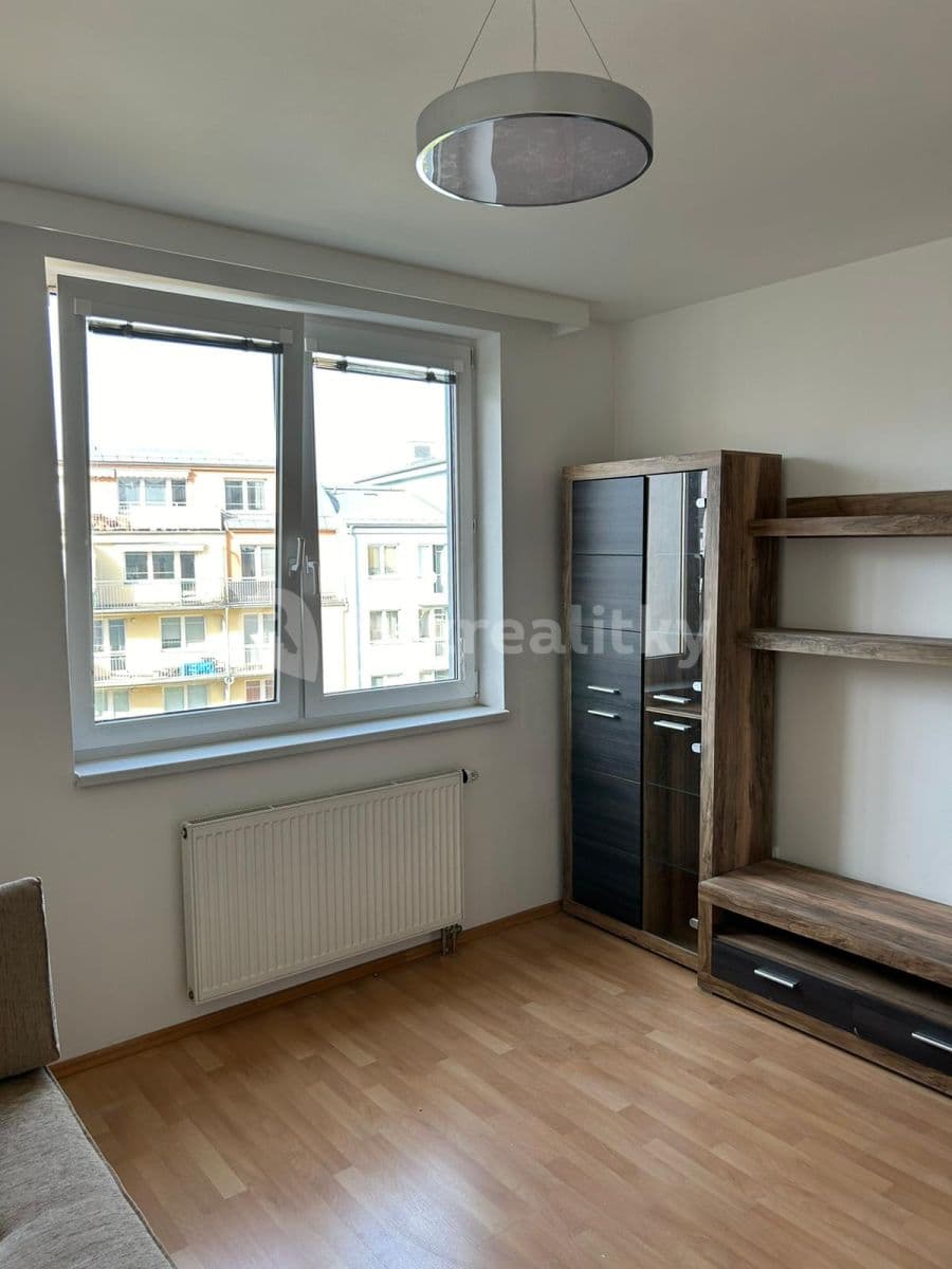 2 bedroom with open-plan kitchen flat to rent, 75 m², Merhoutova, Prague, Prague 2 bedroom with open-plan kitchen flat to rent, 75 m², Merhoutova, Prague, Prague