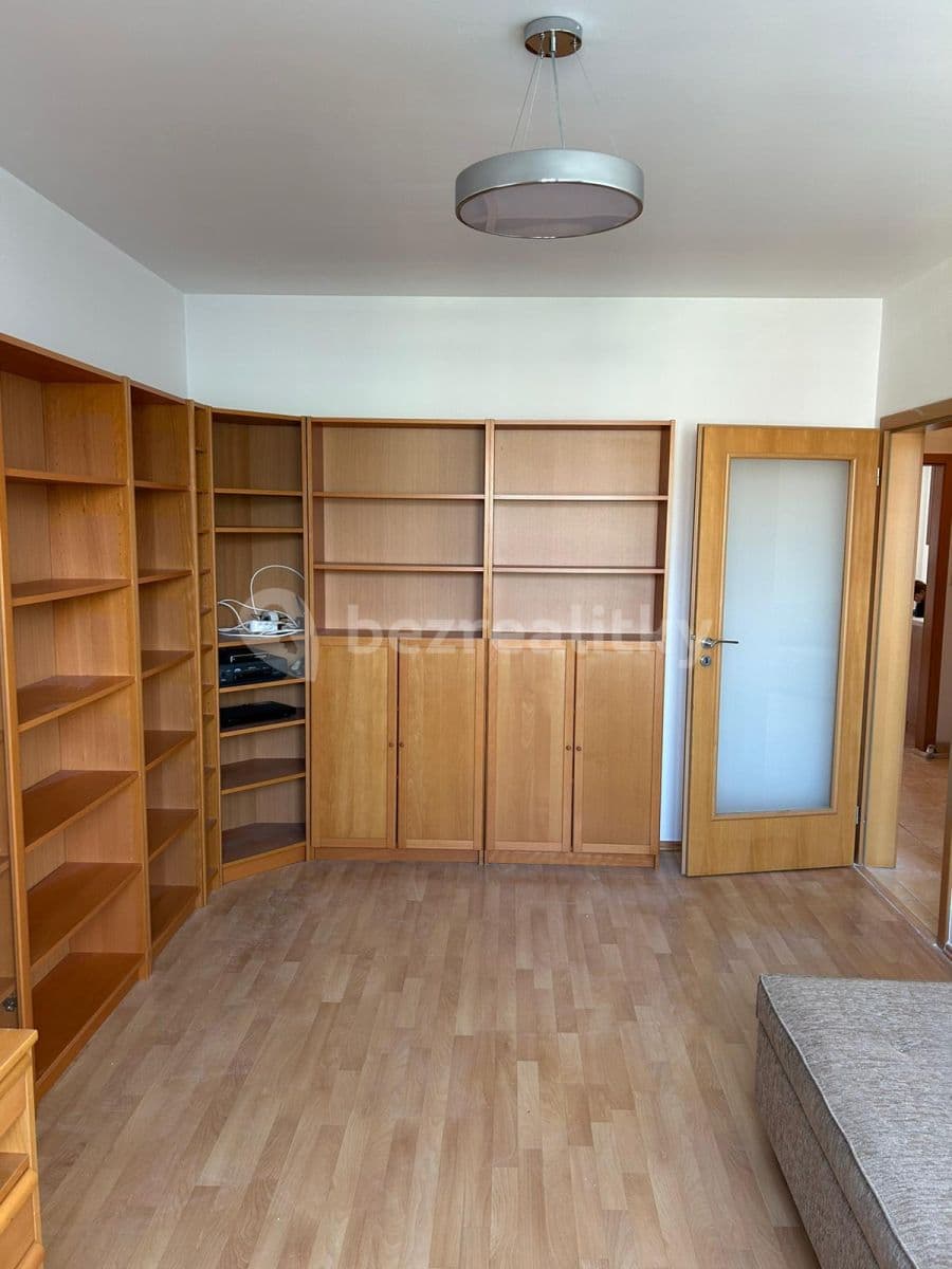 2 bedroom with open-plan kitchen flat to rent, 75 m², Merhoutova, Prague, Prague 2 bedroom with open-plan kitchen flat to rent, 75 m², Merhoutova, Prague, Prague