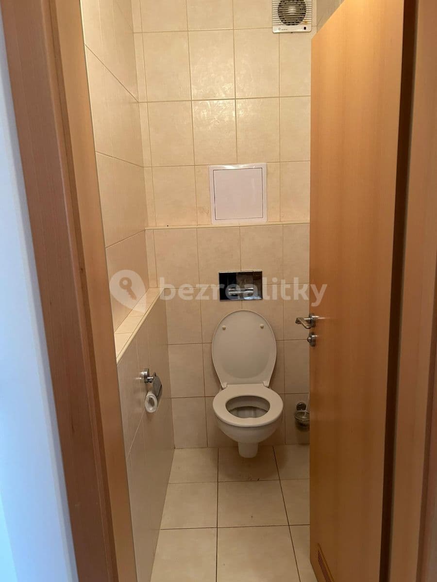 2 bedroom with open-plan kitchen flat to rent, 75 m², Merhoutova, Prague, Prague 2 bedroom with open-plan kitchen flat to rent, 75 m², Merhoutova, Prague, Prague