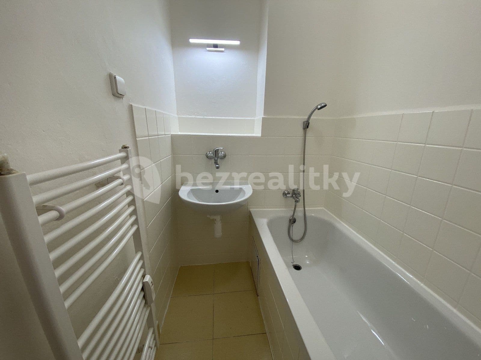 1 bedroom flat to rent, 34 m², Československé armády, Havířov, Moravskoslezský Region 1 bedroom flat to rent, 34 m², Československé armády, Havířov, Moravskoslezský Region