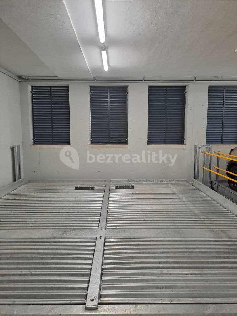 garage to rent, 12 m², Brno, Jihomoravský Region garage to rent, 12 m², Brno, Jihomoravský Region