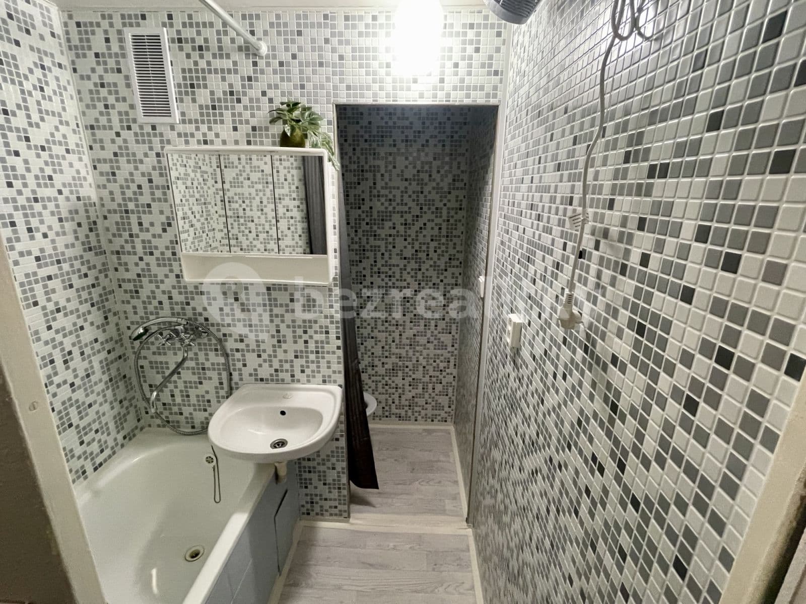 1 bedroom flat to rent, 38 m², Pod Parkem, Ústí nad Labem, Ústecký Region 1 bedroom flat to rent, 38 m², Pod Parkem, Ústí nad Labem, Ústecký Region