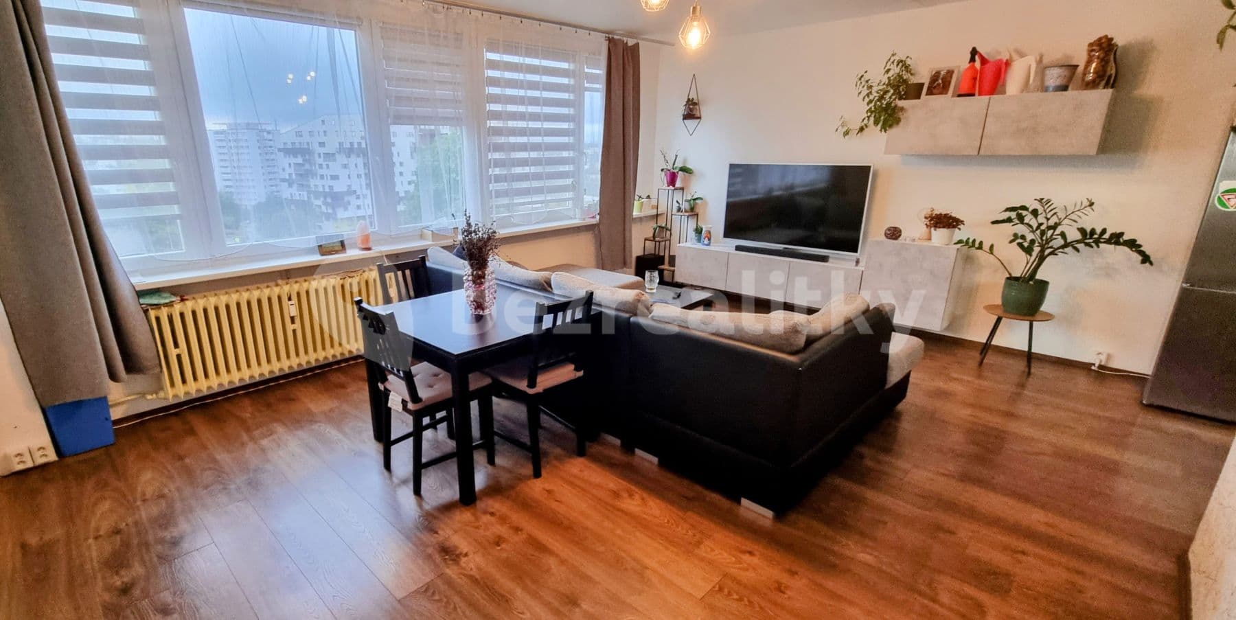 2 bedroom with open-plan kitchen flat to rent, 68 m², Jetelová, Prague, Prague 2 bedroom with open-plan kitchen flat to rent, 68 m², Jetelová, Prague, Prague