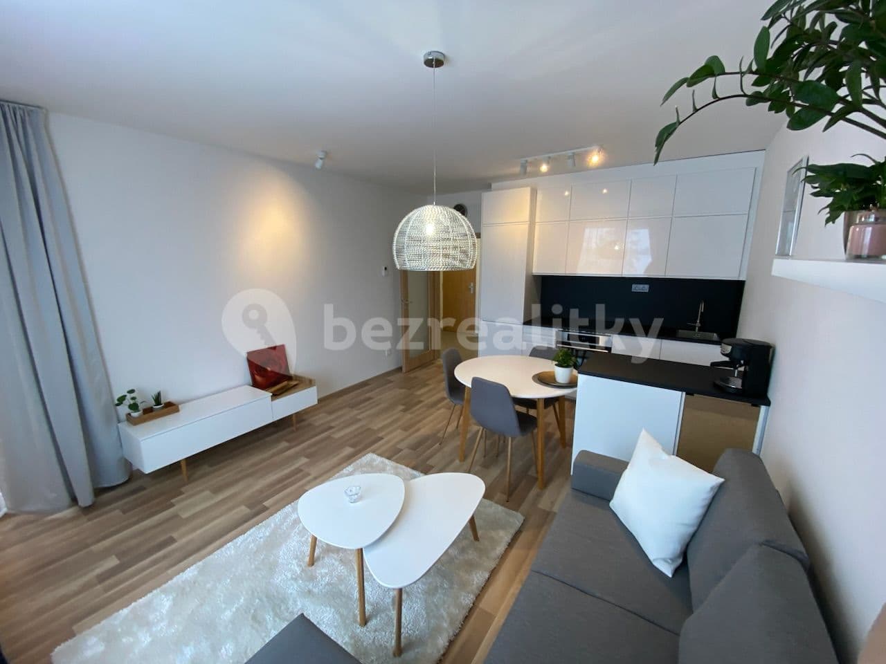 1 bedroom with open-plan kitchen flat to rent, 49 m², Karla Guta, Prague, Prague 1 bedroom with open-plan kitchen flat to rent, 49 m², Karla Guta, Prague, Prague