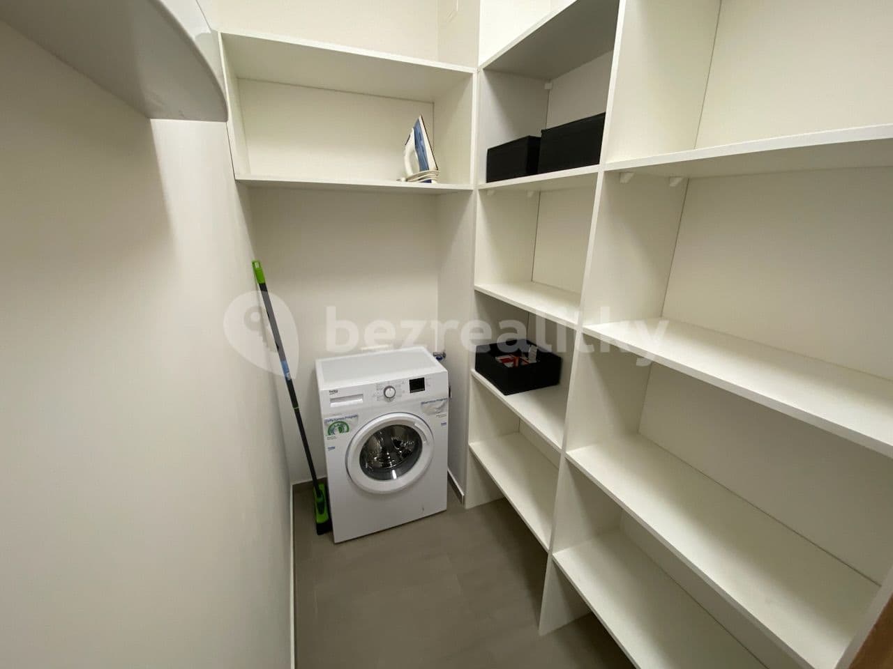 1 bedroom with open-plan kitchen flat to rent, 49 m², Karla Guta, Prague, Prague 1 bedroom with open-plan kitchen flat to rent, 49 m², Karla Guta, Prague, Prague