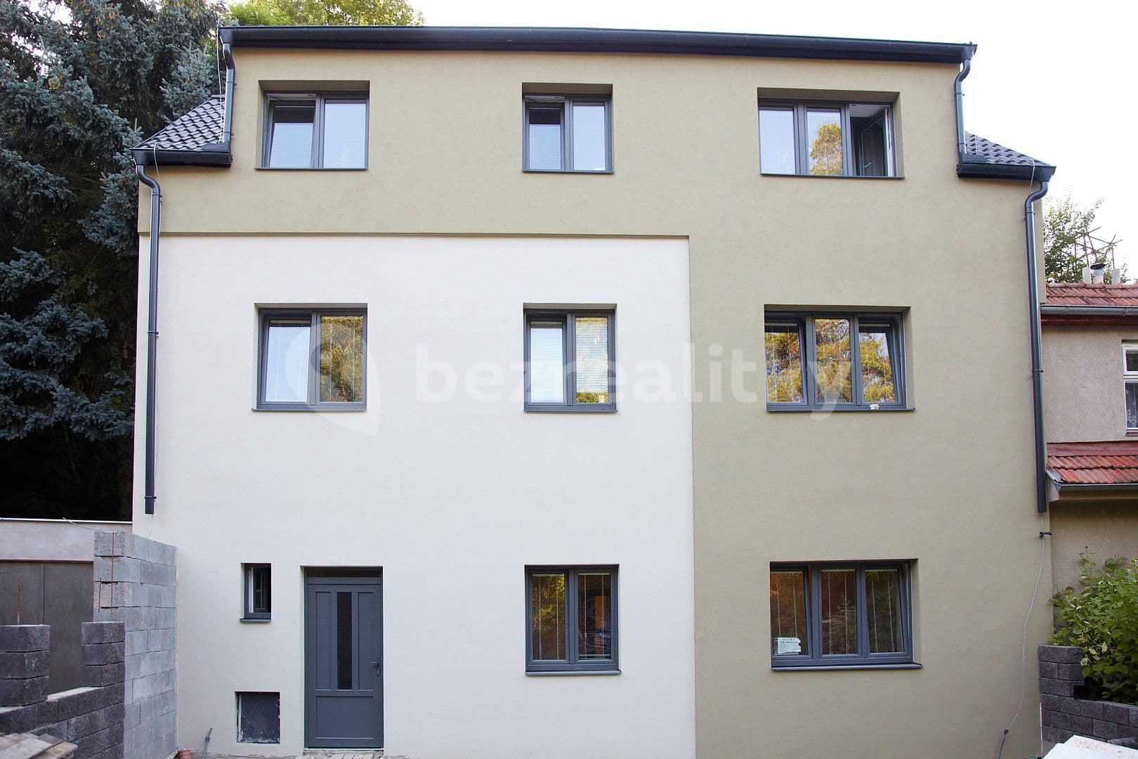 4 bedroom with open-plan kitchen flat to rent, 12 m², Potocká, Brno, Jihomoravský Region 4 bedroom with open-plan kitchen flat to rent, 12 m², Potocká, Brno, Jihomoravský Region