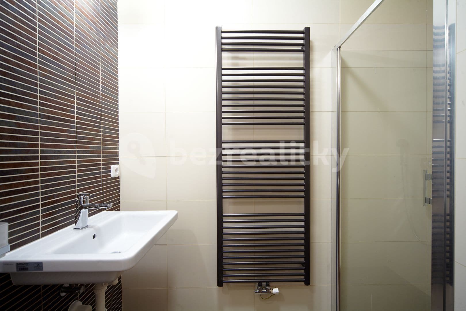 4 bedroom with open-plan kitchen flat to rent, 12 m², Potocká, Brno, Jihomoravský Region 4 bedroom with open-plan kitchen flat to rent, 12 m², Potocká, Brno, Jihomoravský Region