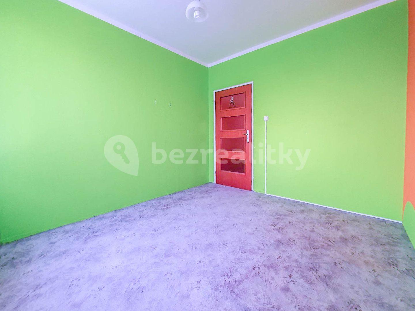 4 bedroom flat for sale, 76 m², Na sídlišti, Čížkovice, Ústecký Region