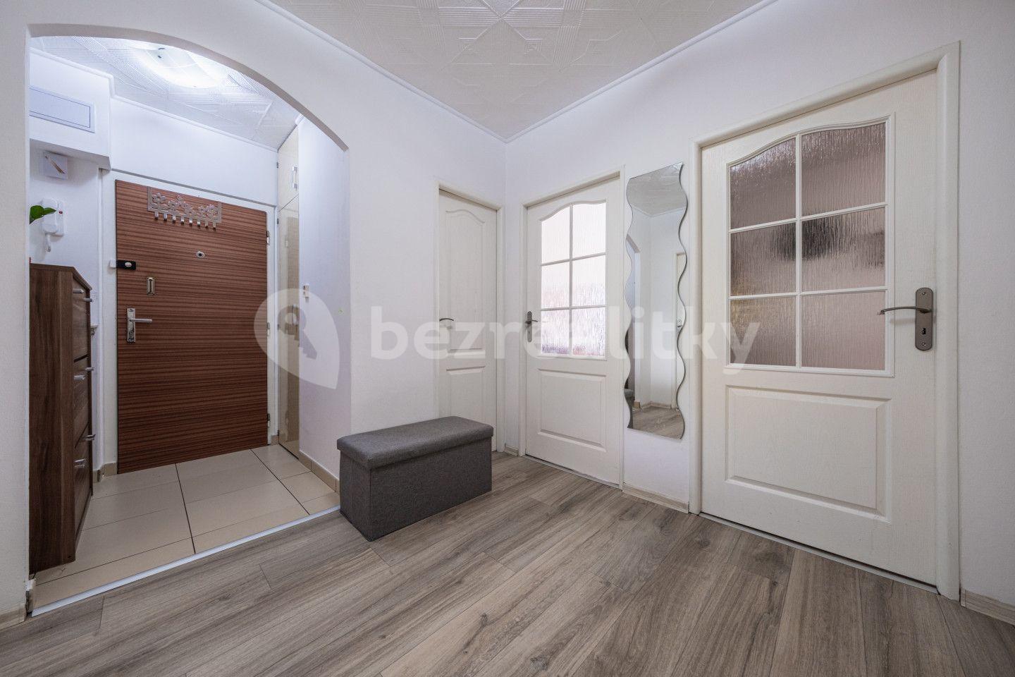 3 bedroom flat for sale, 68 m², Košťálkova, Beroun, Středočeský Region
