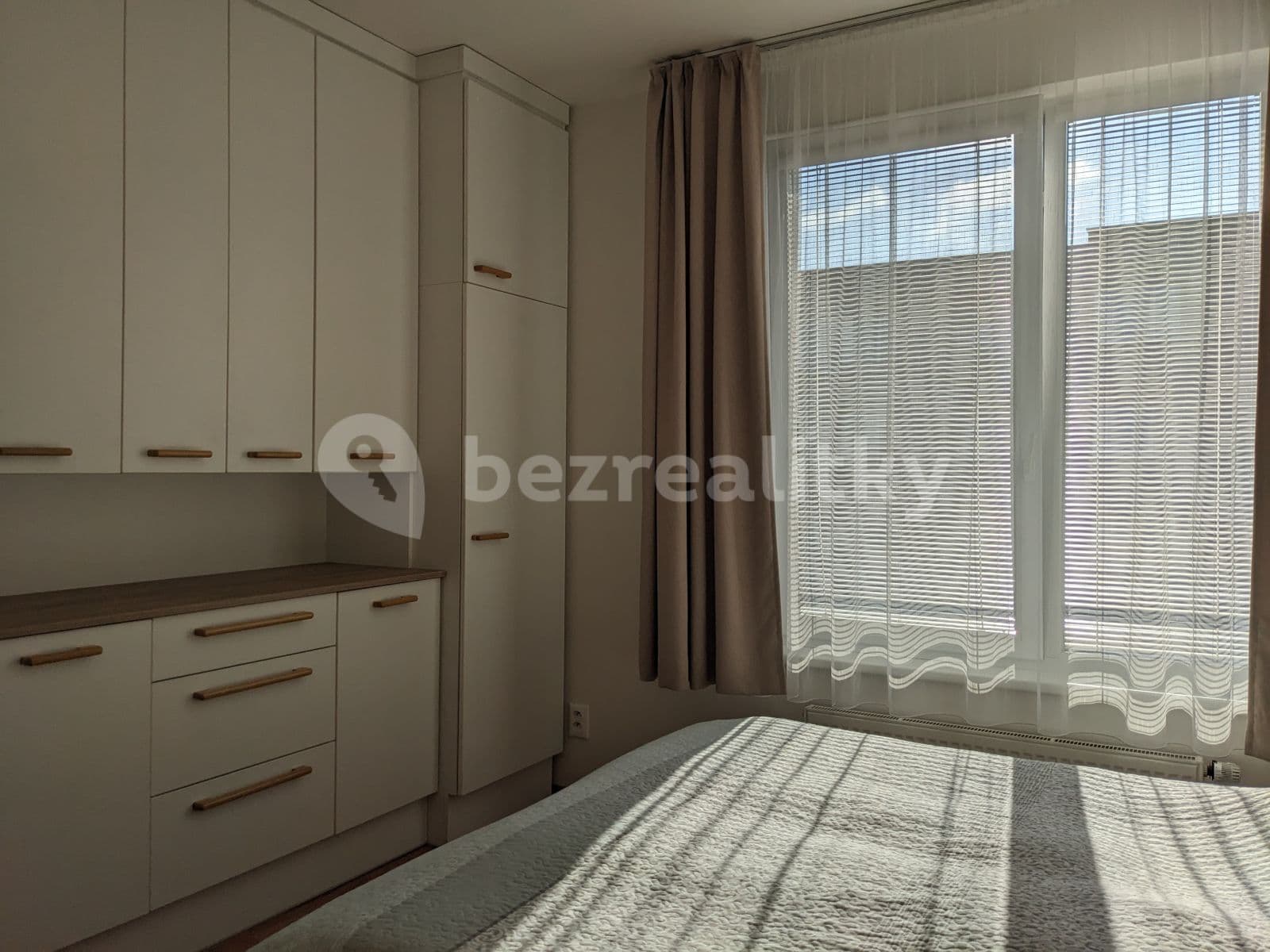 1 bedroom with open-plan kitchen flat to rent, 59 m², Babická, Prague, Prague 1 bedroom with open-plan kitchen flat to rent, 59 m², Babická, Prague, Prague