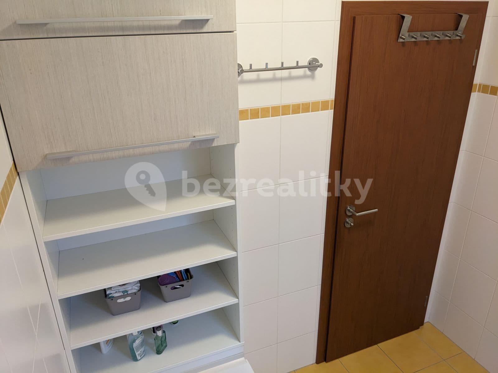 1 bedroom with open-plan kitchen flat to rent, 59 m², Babická, Prague, Prague 1 bedroom with open-plan kitchen flat to rent, 59 m², Babická, Prague, Prague