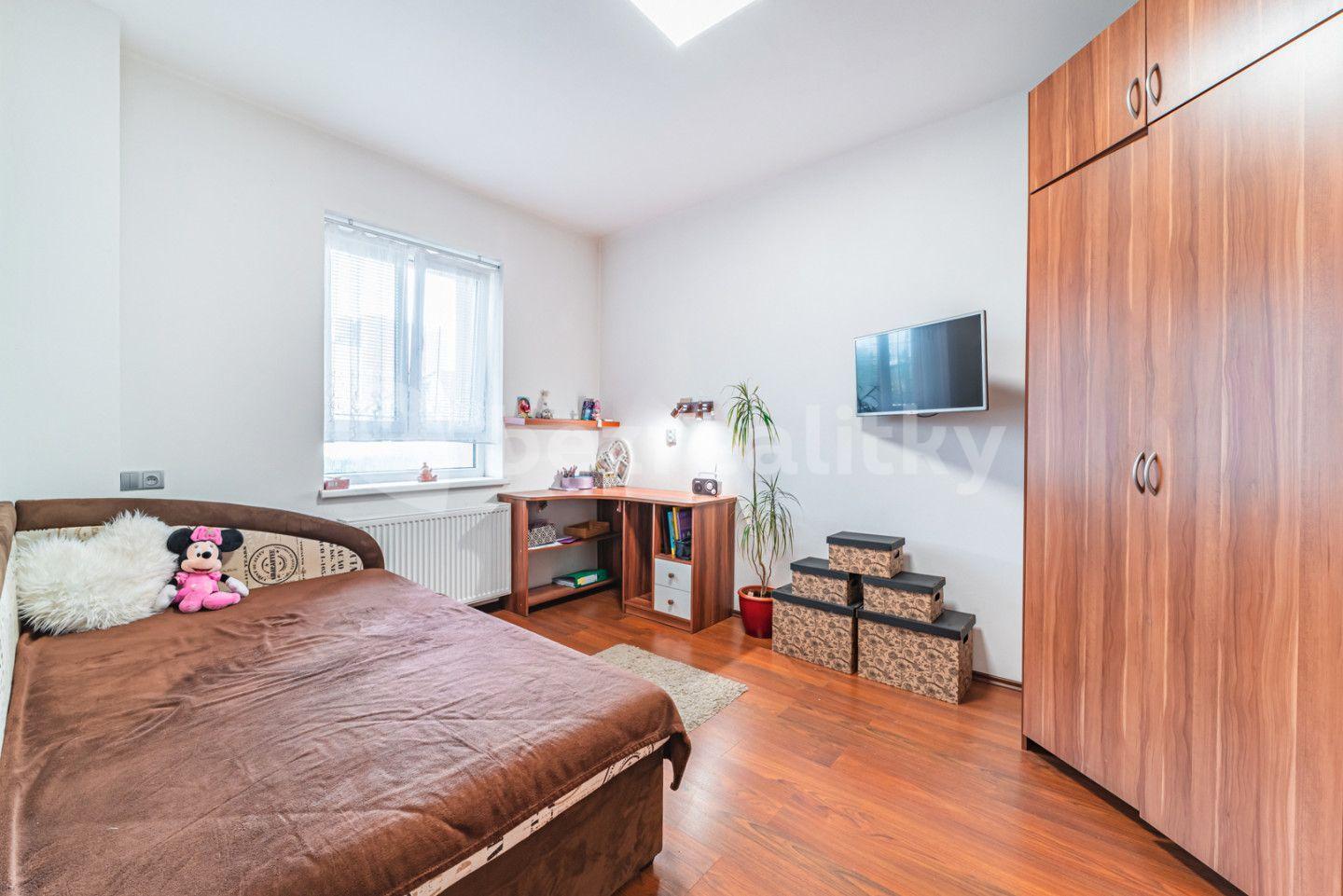 3 bedroom with open-plan kitchen flat for sale, 110 m², Pivovarská, Cheb, Karlovarský Region