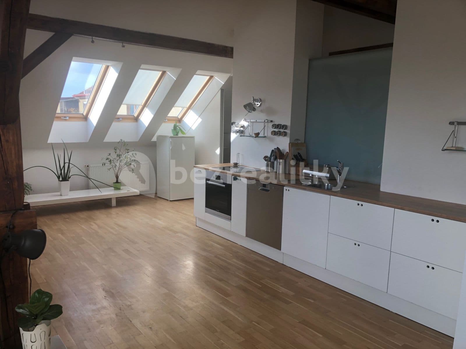 3 bedroom with open-plan kitchen flat to rent, 130 m², Čihákova, Prague, Prague 3 bedroom with open-plan kitchen flat to rent, 130 m², Čihákova, Prague, Prague