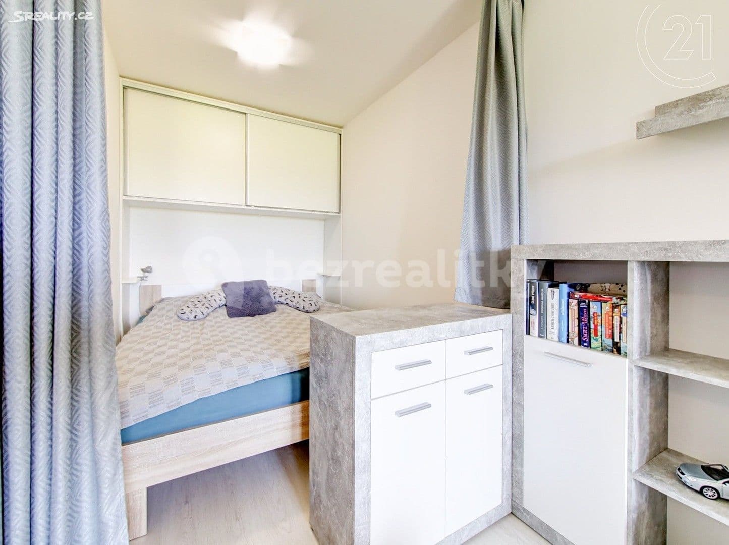 1 bedroom with open-plan kitchen flat to rent, 50 m², Miroslava Hajna, Prague, Prague 1 bedroom with open-plan kitchen flat to rent, 50 m², Miroslava Hajna, Prague, Prague