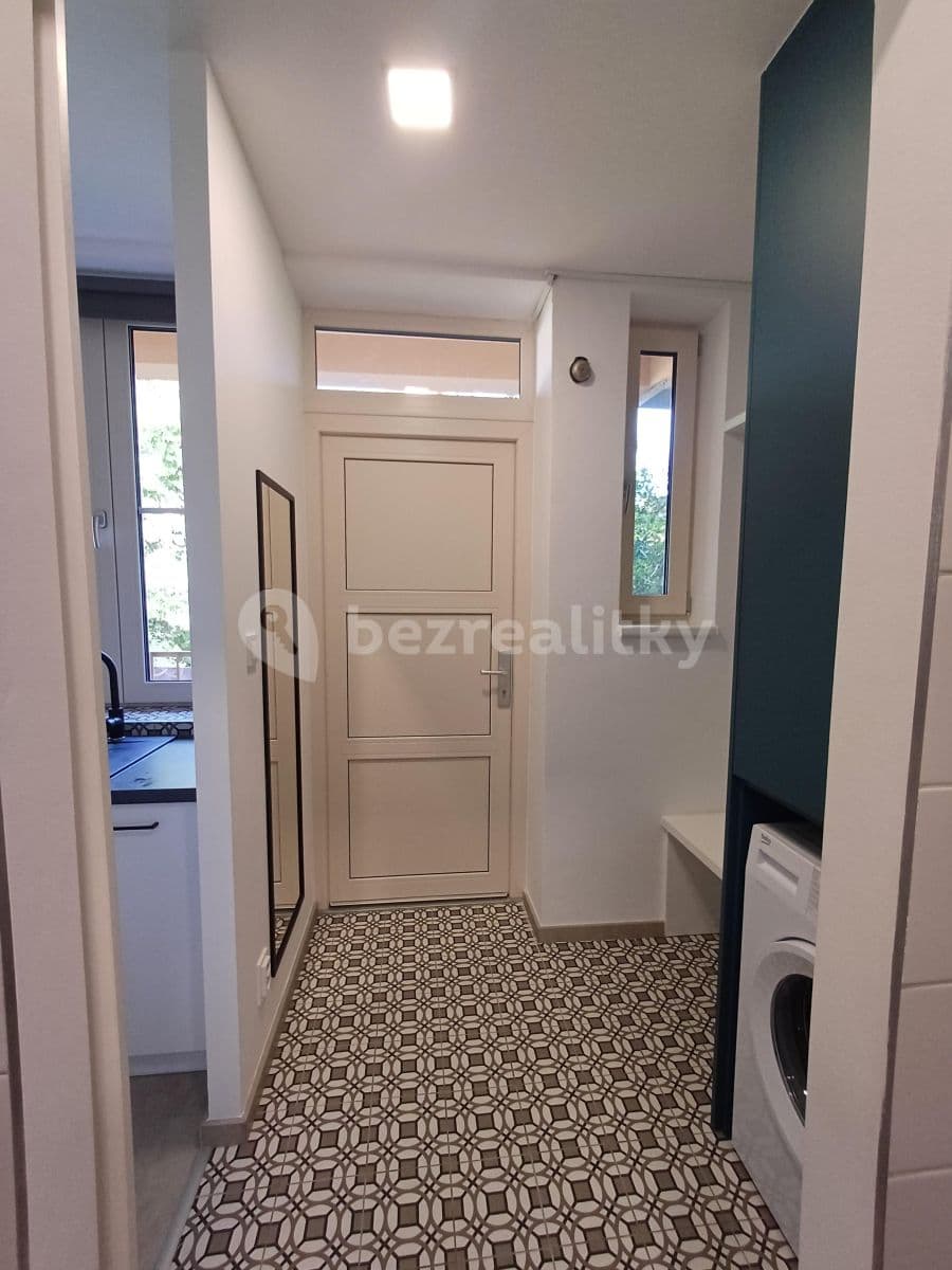 Studio flat to rent, 26 m², Gallašova, Brno, Jihomoravský Region Studio flat to rent, 26 m², Gallašova, Brno, Jihomoravský Region