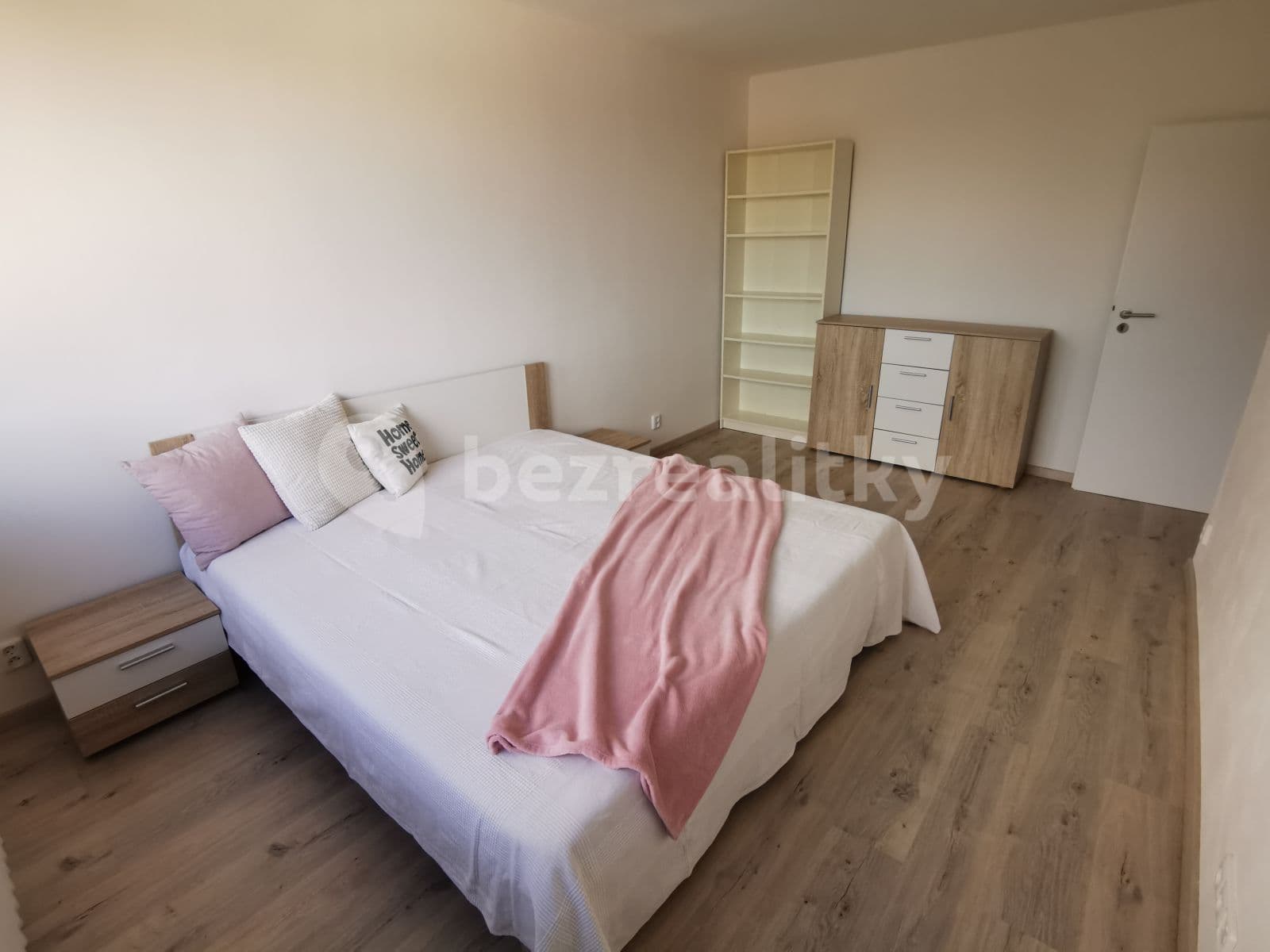 1 bedroom with open-plan kitchen flat to rent, 42 m², Krupská, Prague, Prague 1 bedroom with open-plan kitchen flat to rent, 42 m², Krupská, Prague, Prague