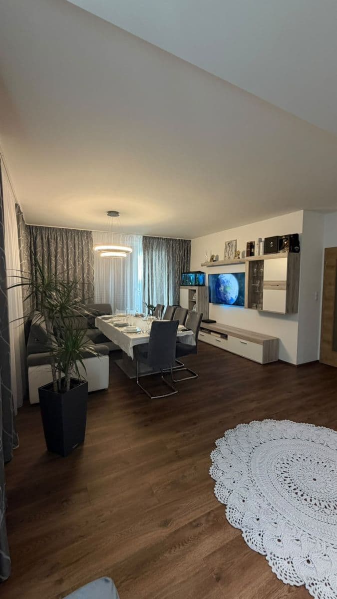 2 bedroom with open-plan kitchen flat to rent, 92 m², Kryšpínova, Prague, Prague 2 bedroom with open-plan kitchen flat to rent, 92 m², Kryšpínova, Prague, Prague