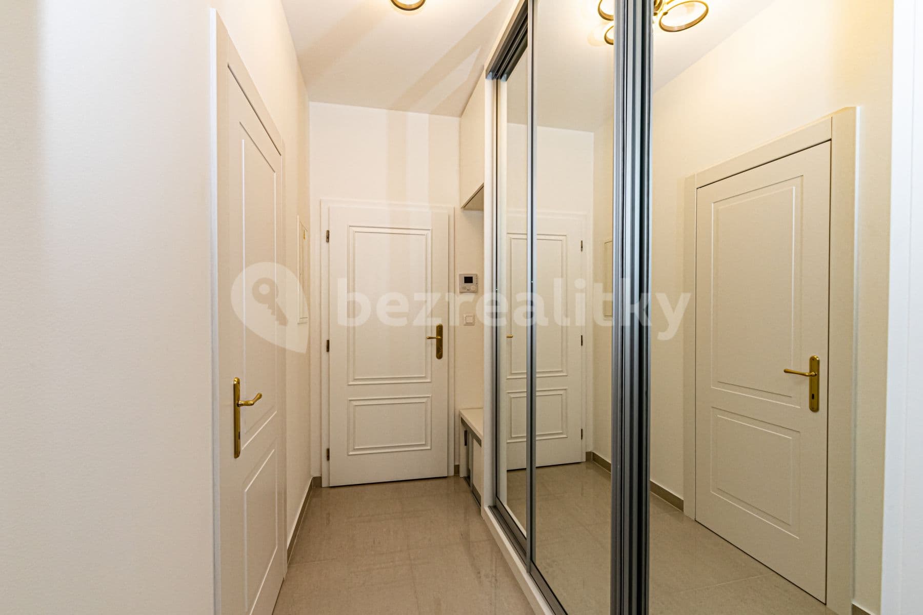 Studio flat to rent, 30 m², Záhřebská, Prague, Prague Studio flat to rent, 30 m², Záhřebská, Prague, Prague