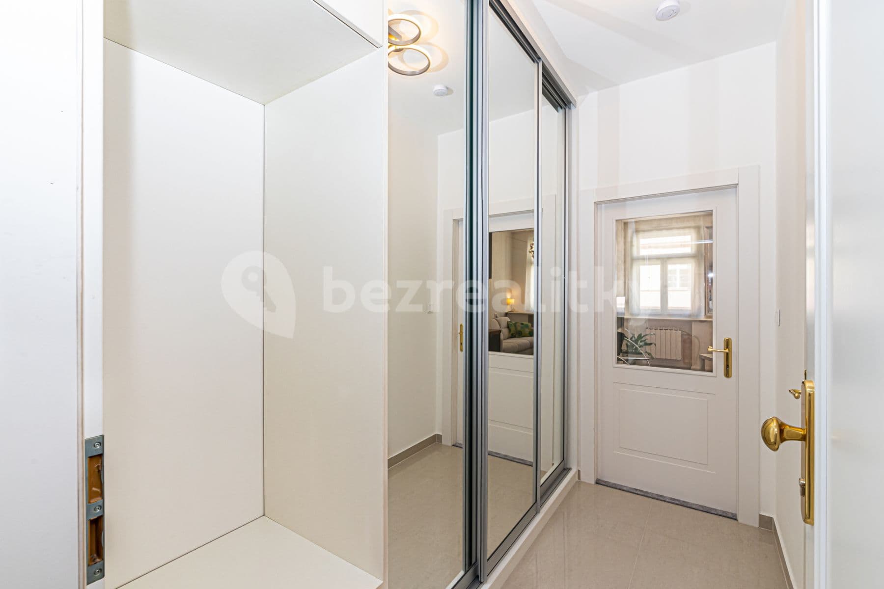 Studio flat to rent, 30 m², Záhřebská, Prague, Prague Studio flat to rent, 30 m², Záhřebská, Prague, Prague