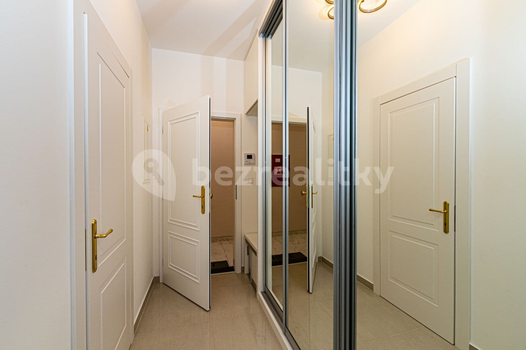 Studio flat to rent, 30 m², Záhřebská, Prague, Prague Studio flat to rent, 30 m², Záhřebská, Prague, Prague