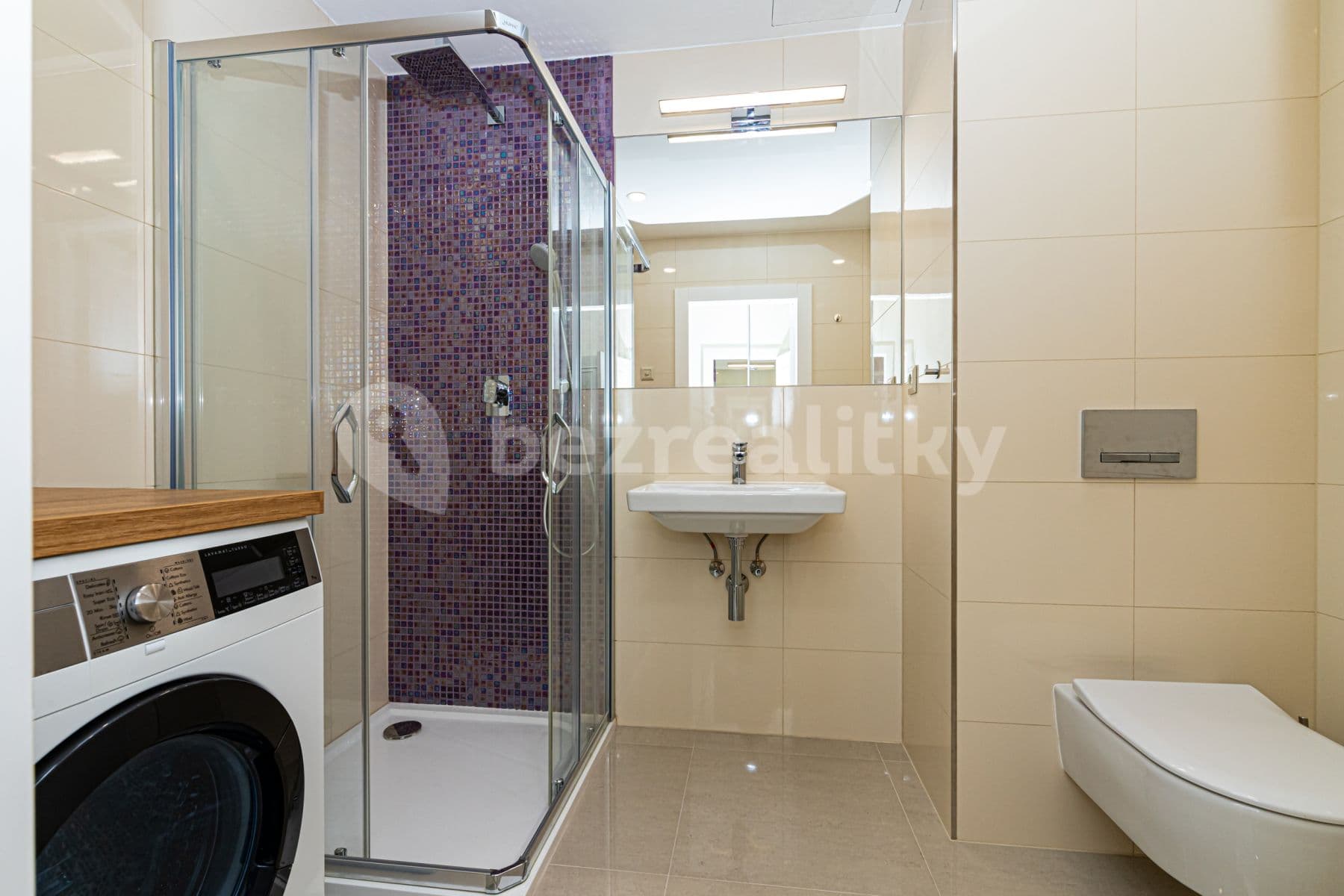 Studio flat to rent, 30 m², Záhřebská, Prague, Prague Studio flat to rent, 30 m², Záhřebská, Prague, Prague