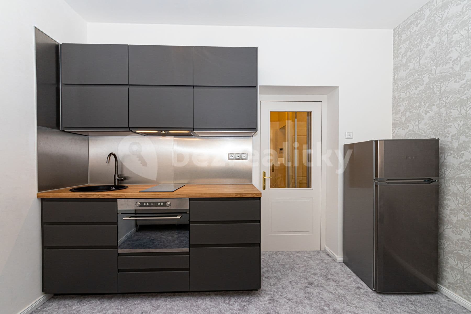 Studio flat to rent, 30 m², Záhřebská, Prague, Prague Studio flat to rent, 30 m², Záhřebská, Prague, Prague