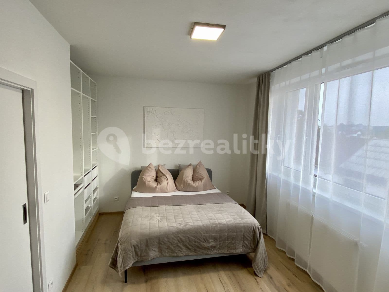 1 bedroom with open-plan kitchen flat to rent, 52 m², Východní, Pardubice, Pardubický Region 1 bedroom with open-plan kitchen flat to rent, 52 m², Východní, Pardubice, Pardubický Region