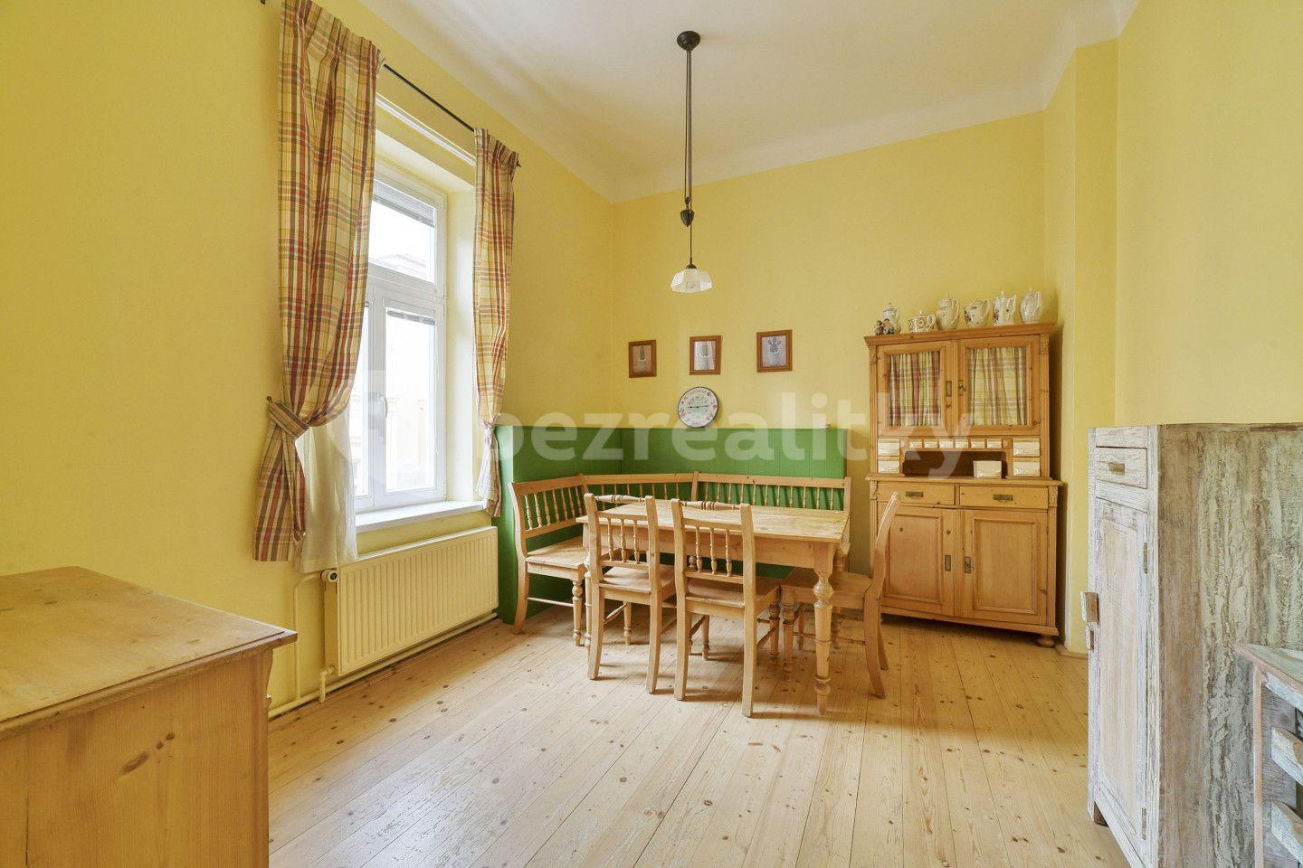 2 bedroom with open-plan kitchen flat for sale, 91 m², Hlavní třída, Mariánské Lázně, Karlovarský Region