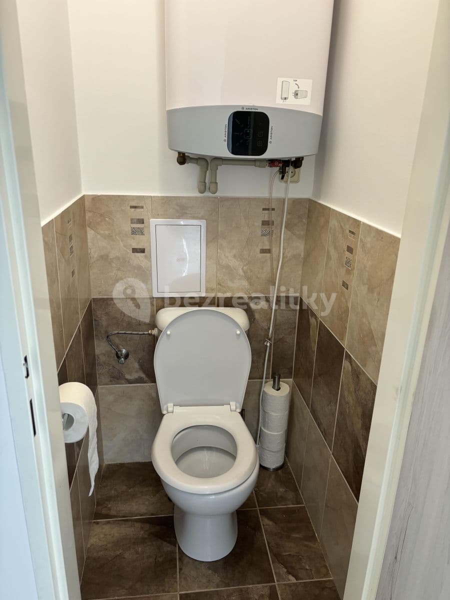 2 bedroom with open-plan kitchen flat to rent, 64 m², Svěchyňova, Chrudim, Pardubický Region 2 bedroom with open-plan kitchen flat to rent, 64 m², Svěchyňova, Chrudim, Pardubický Region