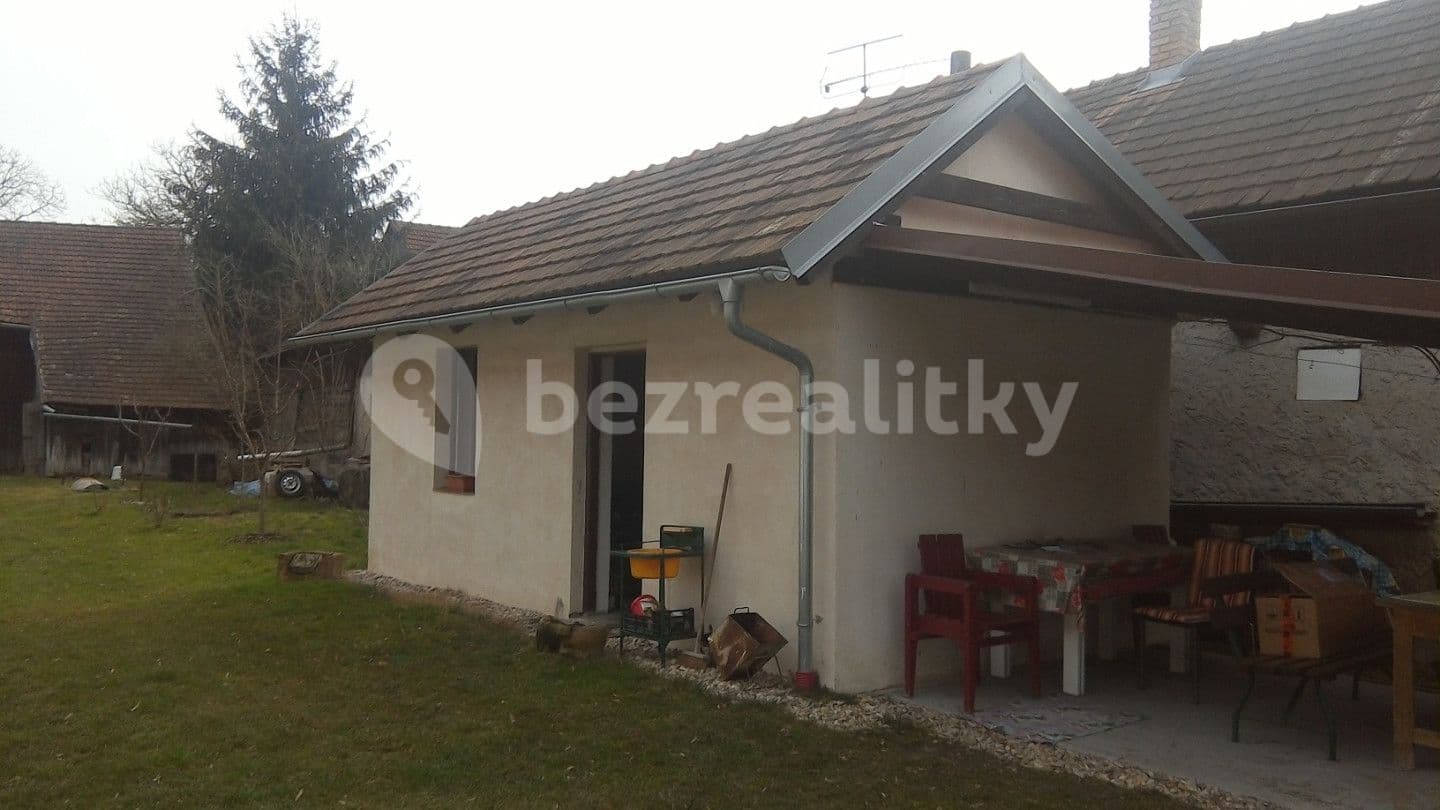house for sale, 200 m², Chroustov, Středočeský Region