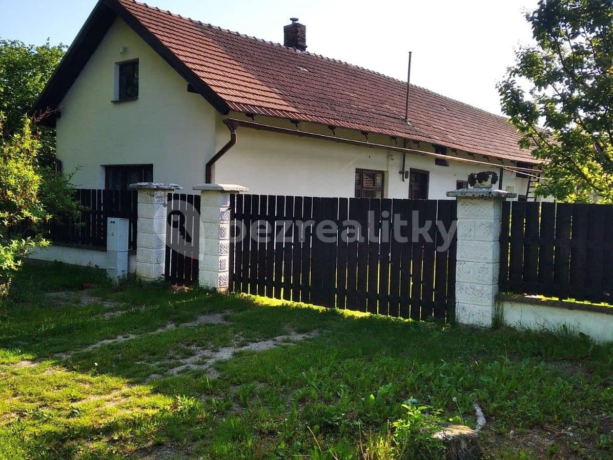 house for sale, 200 m², Chroustov, Středočeský Region