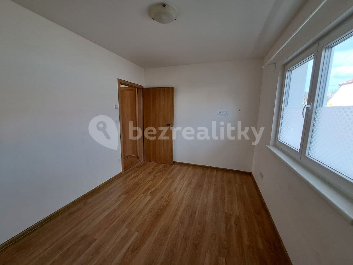 1 bedroom with open-plan kitchen flat to rent, 36 m², Družstevní, Přítluky, Jihomoravský Region