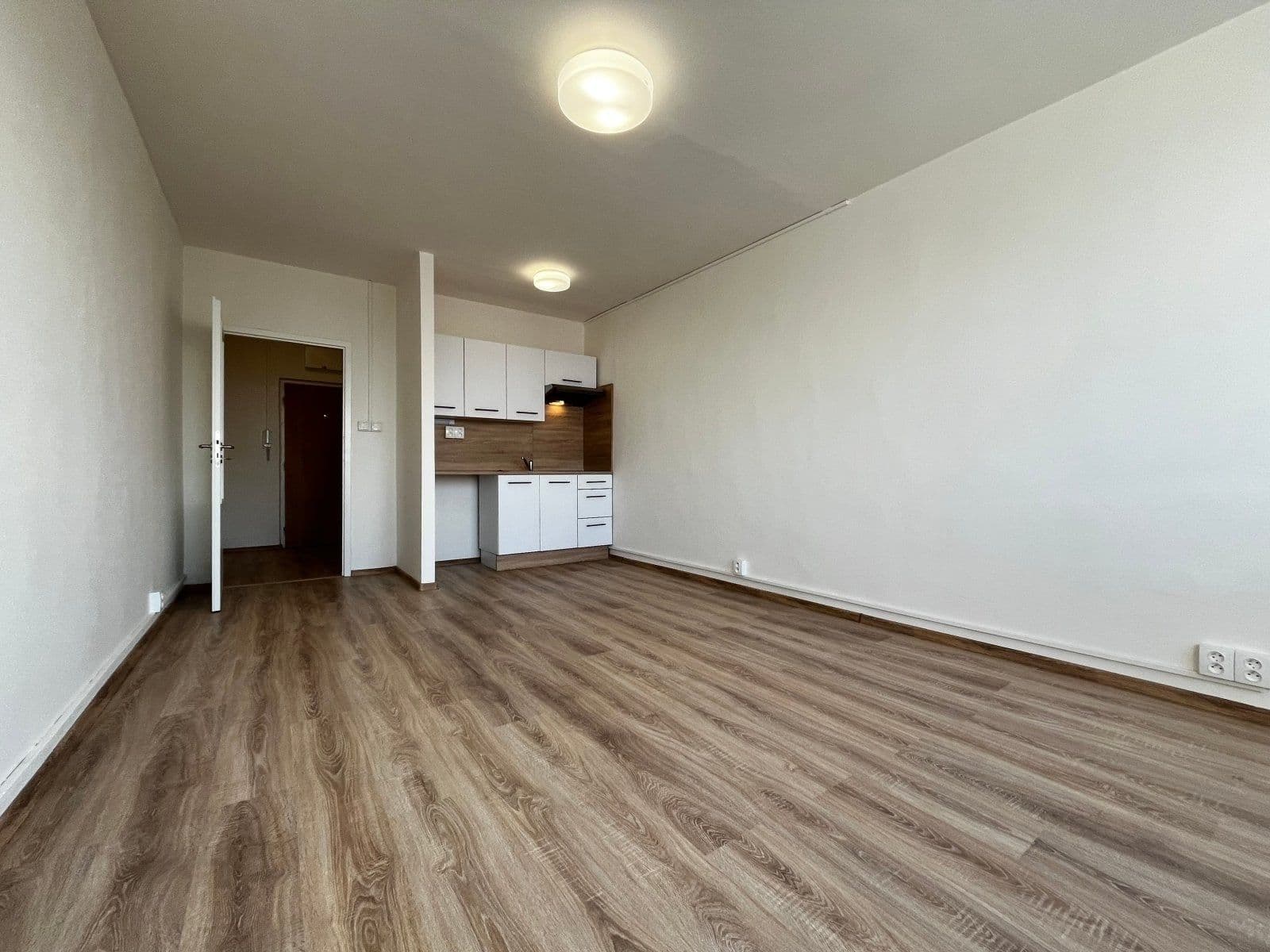 Studio flat to rent, 26 m², Masarykova třída, Orlová, Moravskoslezský Region Studio flat to rent, 26 m², Masarykova třída, Orlová, Moravskoslezský Region