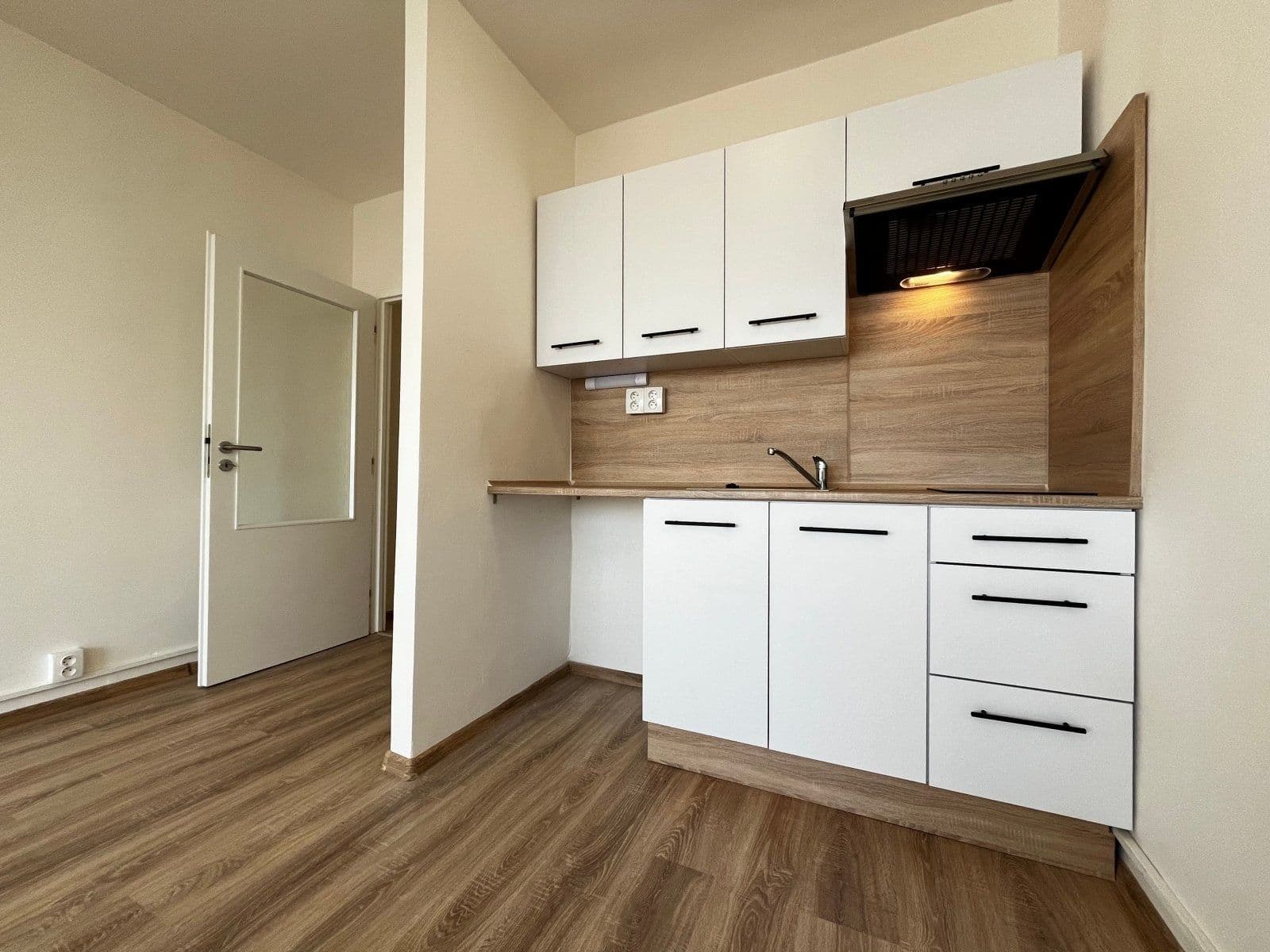 Studio flat to rent, 26 m², Masarykova třída, Orlová, Moravskoslezský Region Studio flat to rent, 26 m², Masarykova třída, Orlová, Moravskoslezský Region