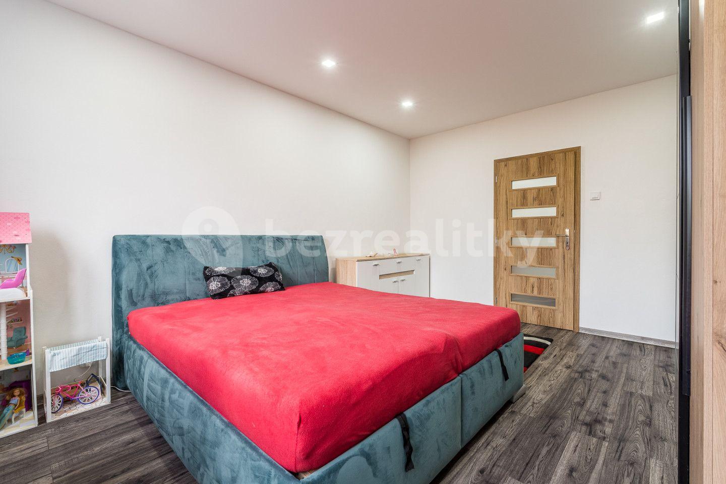 2 bedroom flat for sale, 65 m², Mánesova, Ostrov, Karlovarský Region