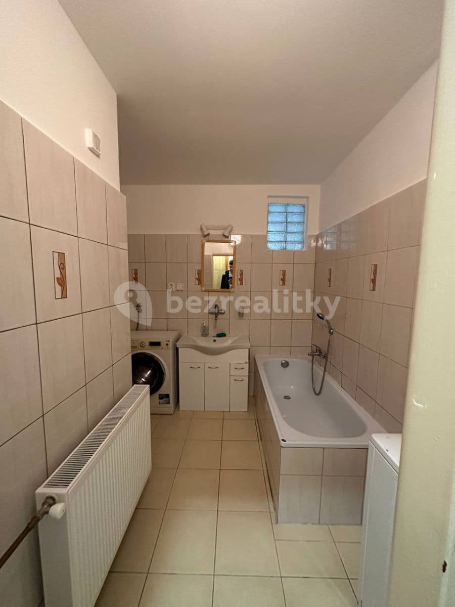 2 bedroom with open-plan kitchen flat to rent, 65 m², Mattoniho nábřeží, Karlovy Vary, Karlovarský Region 2 bedroom with open-plan kitchen flat to rent, 65 m², Mattoniho nábřeží, Karlovy Vary, Karlovarský Region
