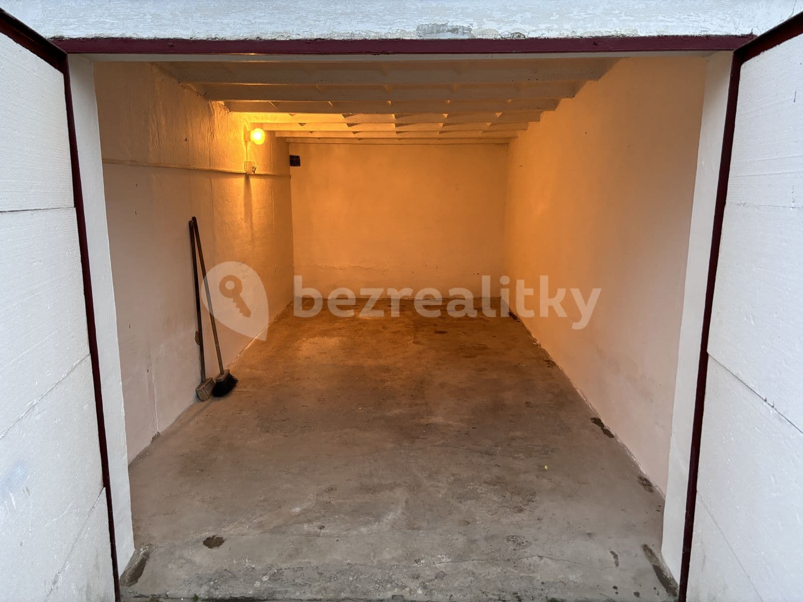 garage to rent, 19 m², J. Plachty, České Budějovice, Jihočeský Region garage to rent, 19 m², J. Plachty, České Budějovice, Jihočeský Region