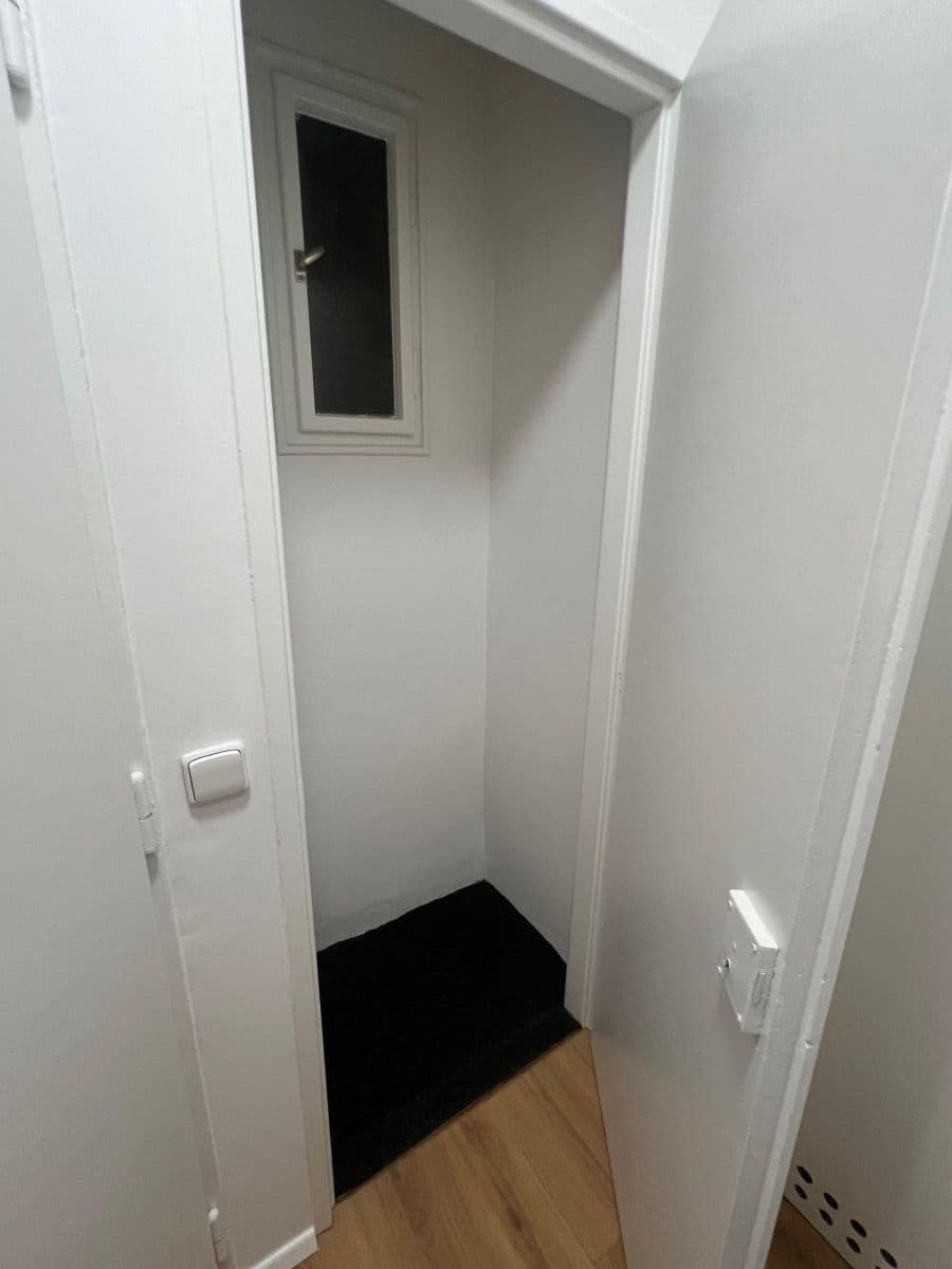 1 bedroom with open-plan kitchen flat to rent, 46 m², Terronská, Prague, Prague 1 bedroom with open-plan kitchen flat to rent, 46 m², Terronská, Prague, Prague