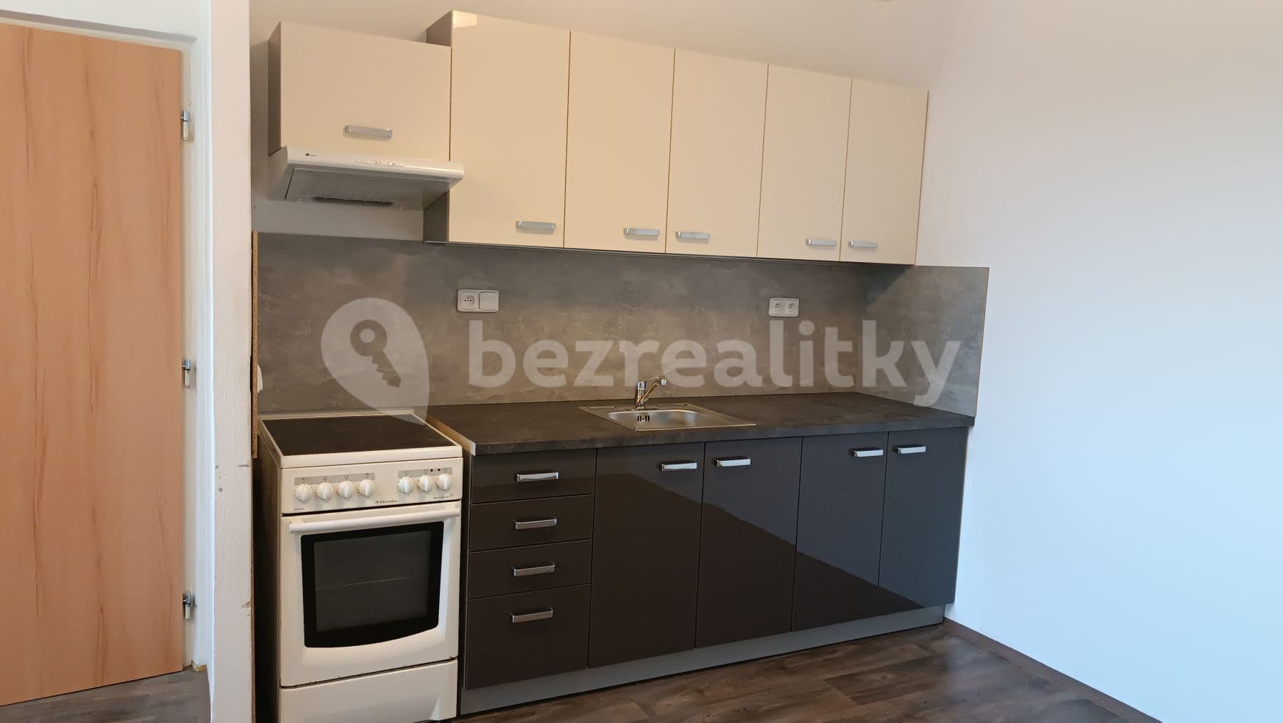 1 bedroom with open-plan kitchen flat to rent, 44 m², Spodní, Brno, Jihomoravský Region 1 bedroom with open-plan kitchen flat to rent, 44 m², Spodní, Brno, Jihomoravský Region