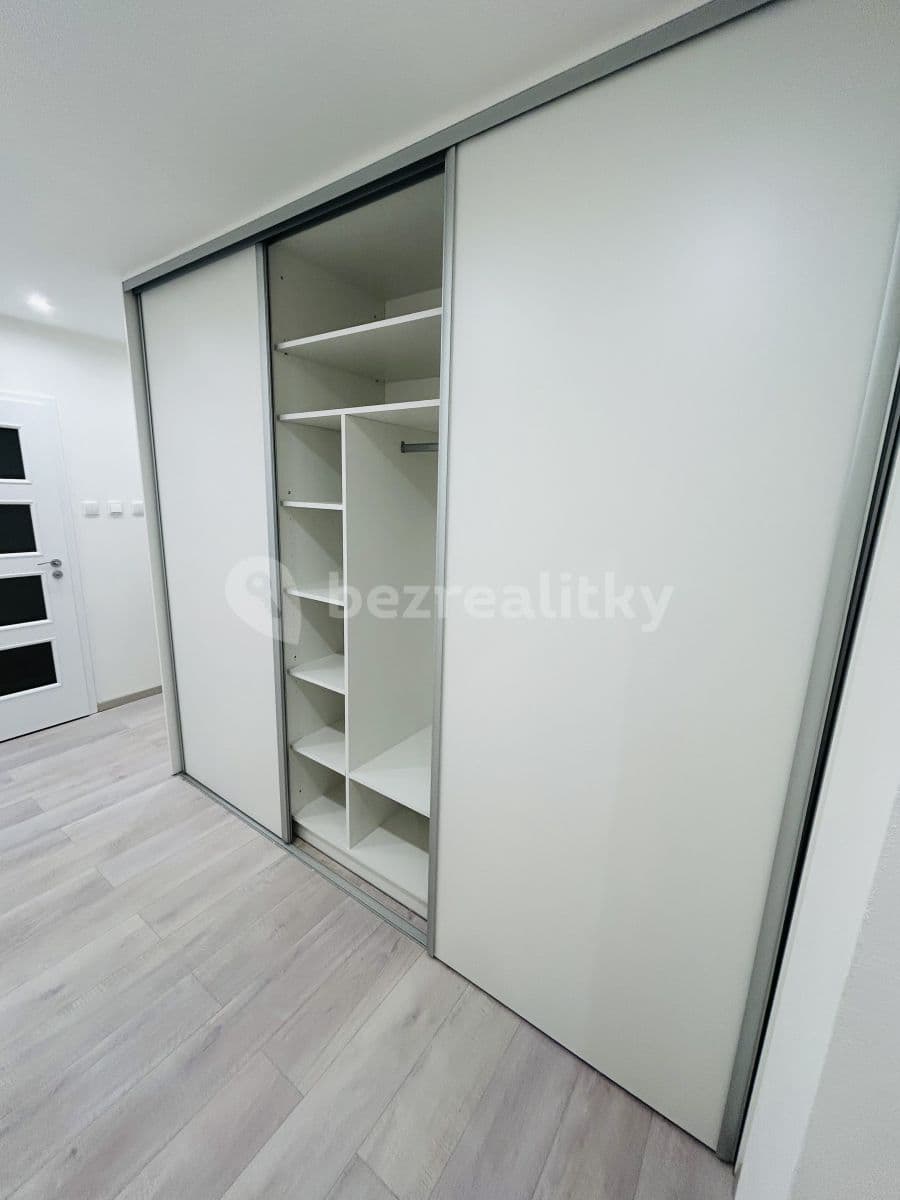 2 bedroom with open-plan kitchen flat to rent, 68 m², Prosluněná, Prague, Prague 2 bedroom with open-plan kitchen flat to rent, 68 m², Prosluněná, Prague, Prague