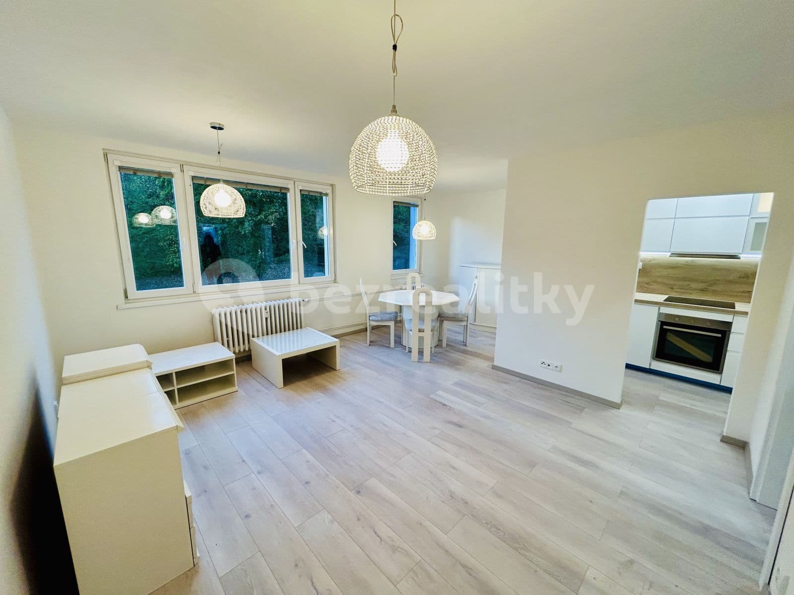 2 bedroom with open-plan kitchen flat to rent, 68 m², Prosluněná, Prague, Prague 2 bedroom with open-plan kitchen flat to rent, 68 m², Prosluněná, Prague, Prague