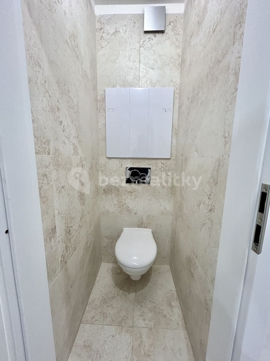2 bedroom with open-plan kitchen flat to rent, 68 m², Prosluněná, Prague, Prague 2 bedroom with open-plan kitchen flat to rent, 68 m², Prosluněná, Prague, Prague