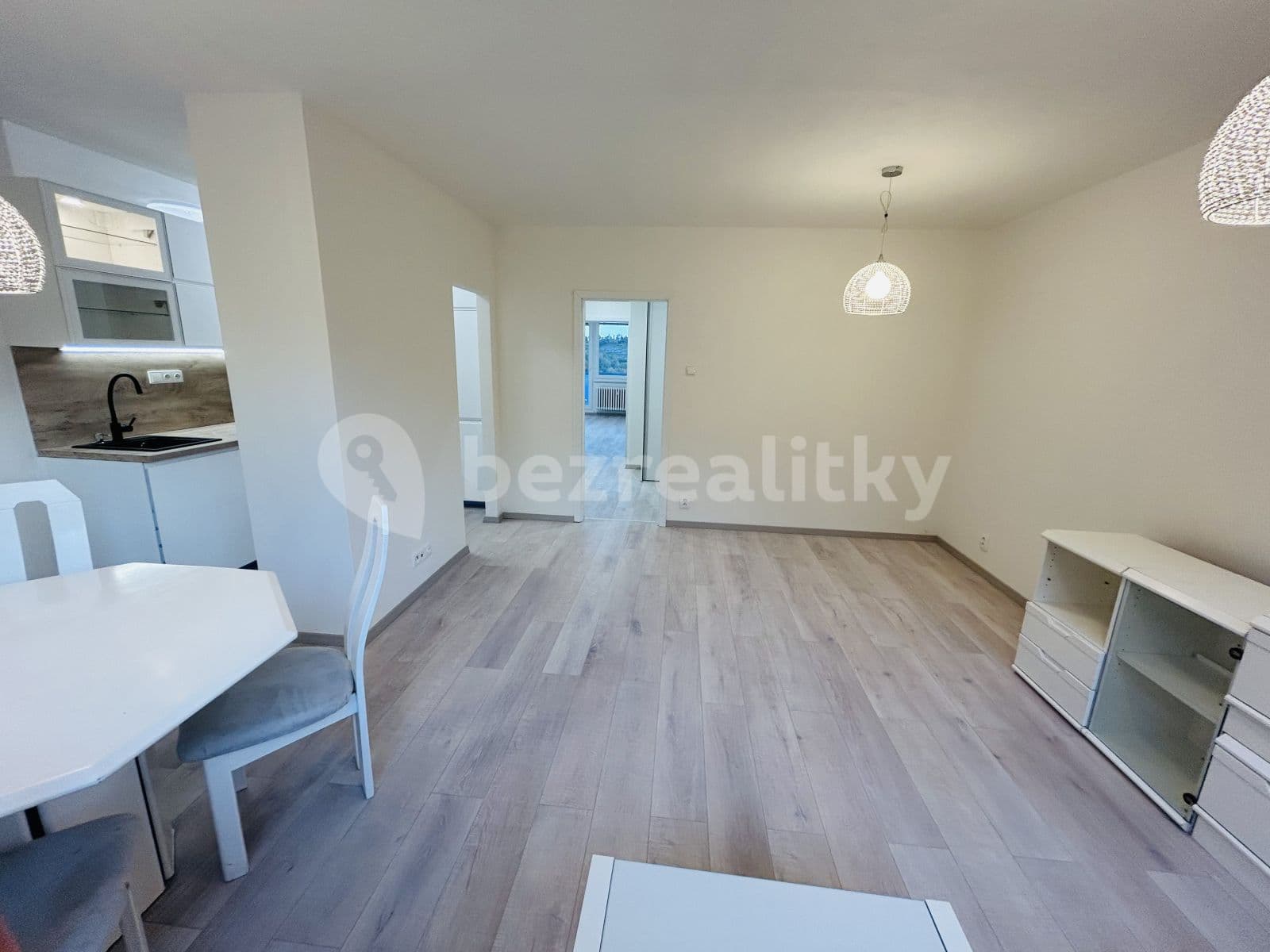 2 bedroom with open-plan kitchen flat to rent, 68 m², Prosluněná, Prague, Prague 2 bedroom with open-plan kitchen flat to rent, 68 m², Prosluněná, Prague, Prague